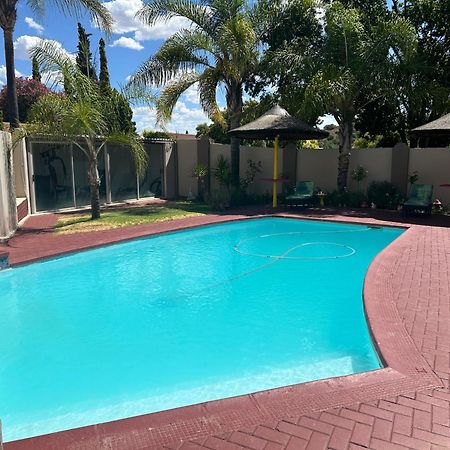 Sibella Guest House Bloemfontein Exteriér fotografie